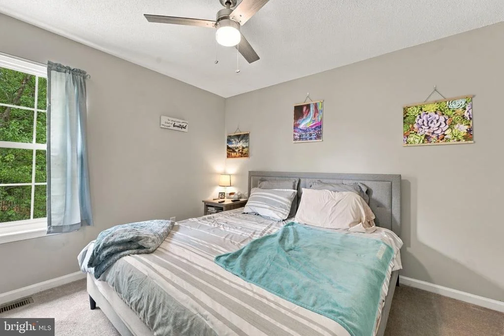 Photo of 1421 N THOMAS WAY