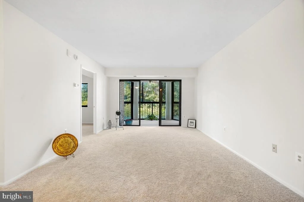 Photo of Unit 2321 at 15107 INTERLACHEN DRIVE