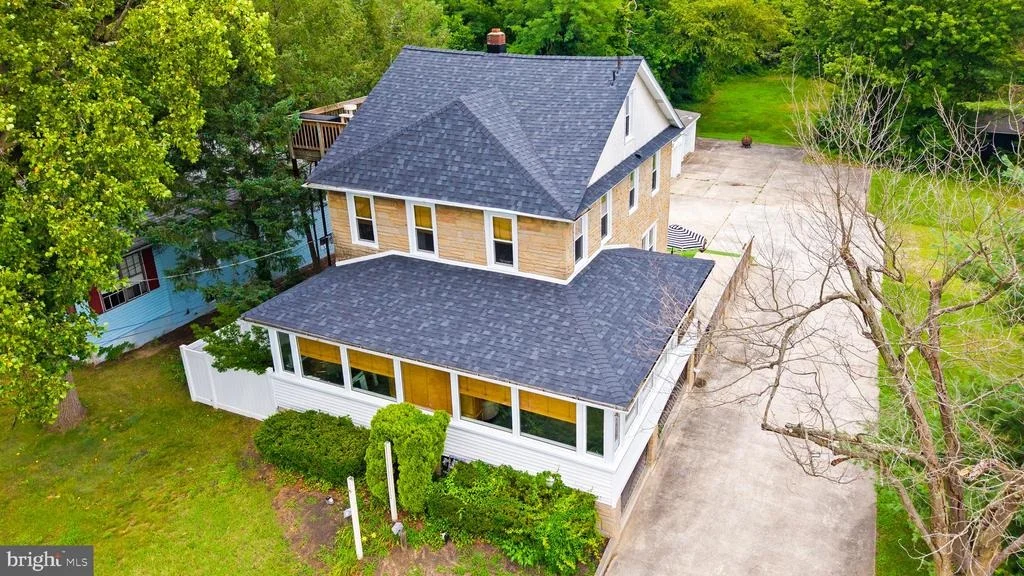 Photo of 1124 MANTUA PIKE