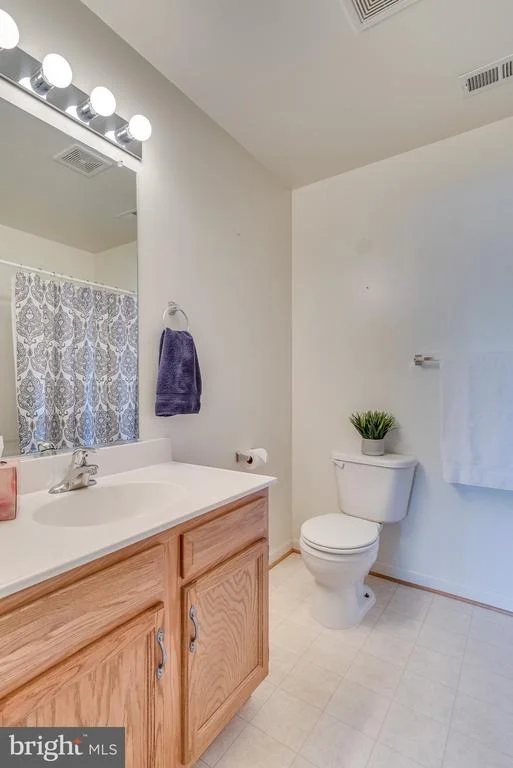 Photo of 476 OAK LEE