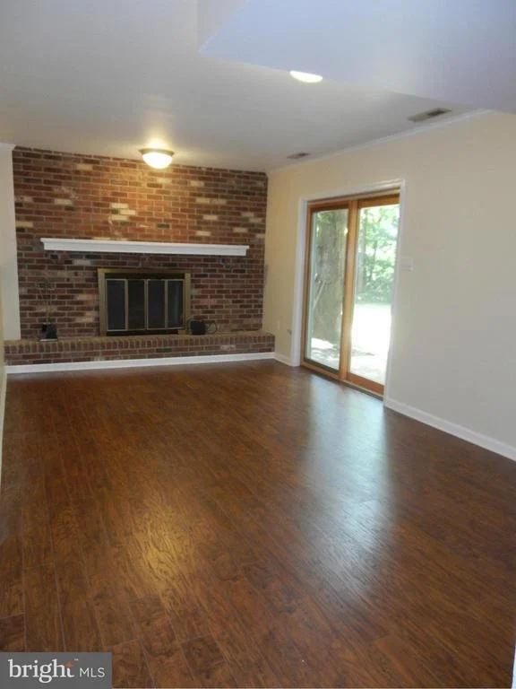 Photo of 45286 BAREFOOT DRIVE