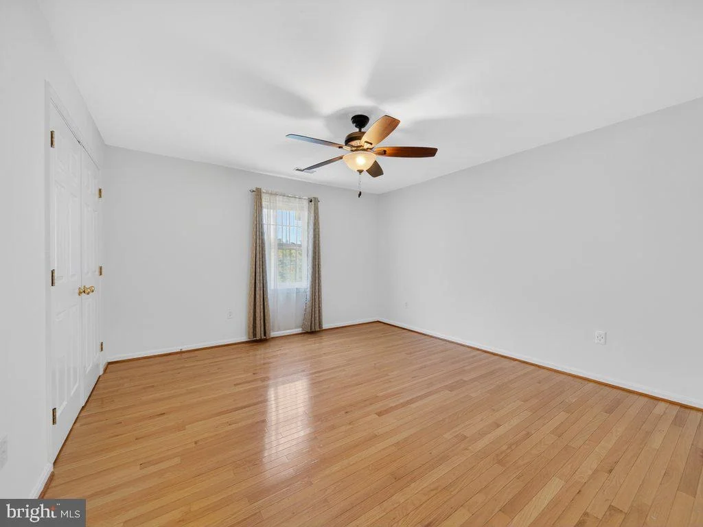 Photo of 9290 BAKER STREET