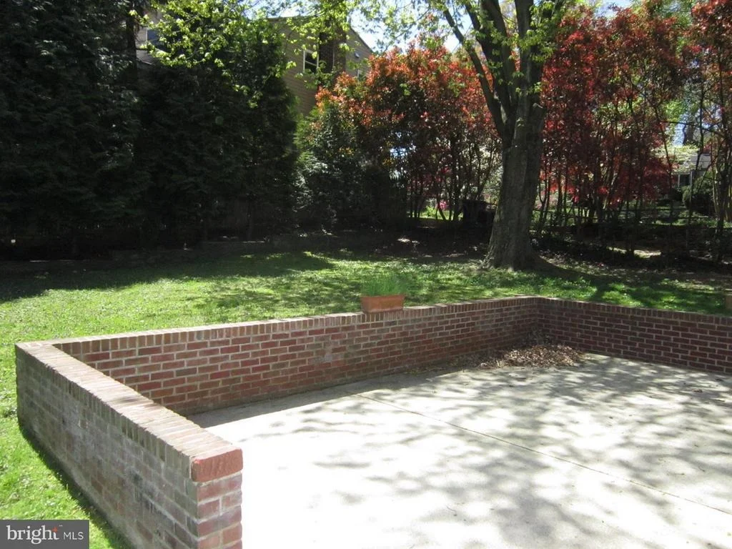 Photo of 9103 KINGSBURY DRIVE