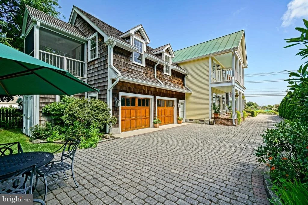 Photo of 558 PILOTTOWN ROAD