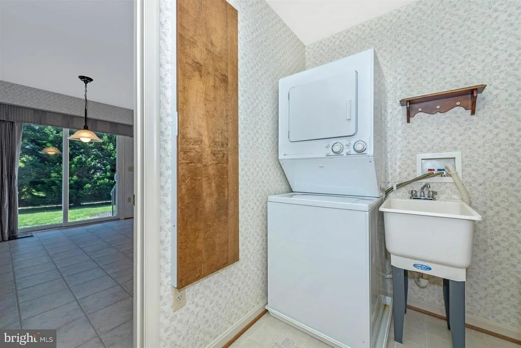 Photo of 1015 BEXHILL DRIVE