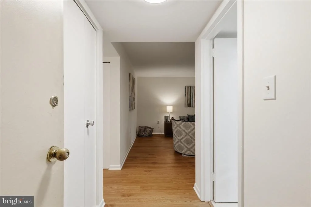 Photo of Unit 21B at 1540 NORTHGATE SQUARE