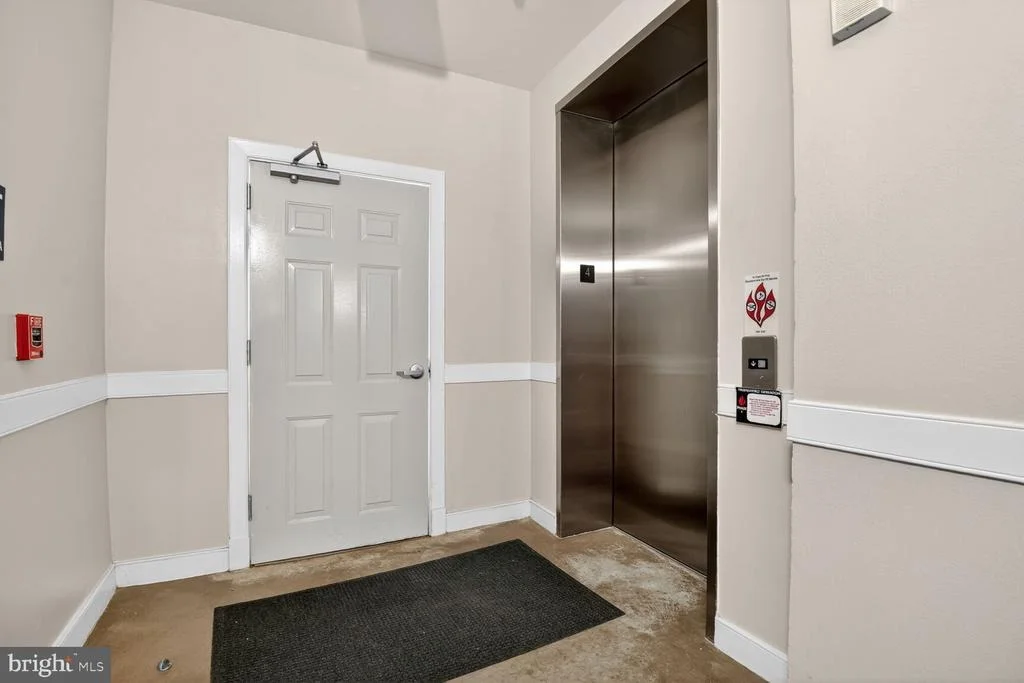 Photo of Unit 403 at 12945 CENTRE PARK CIRCLE