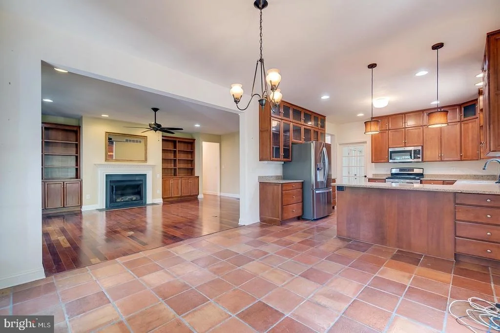 Photo of 142 W SHORE DRIVE