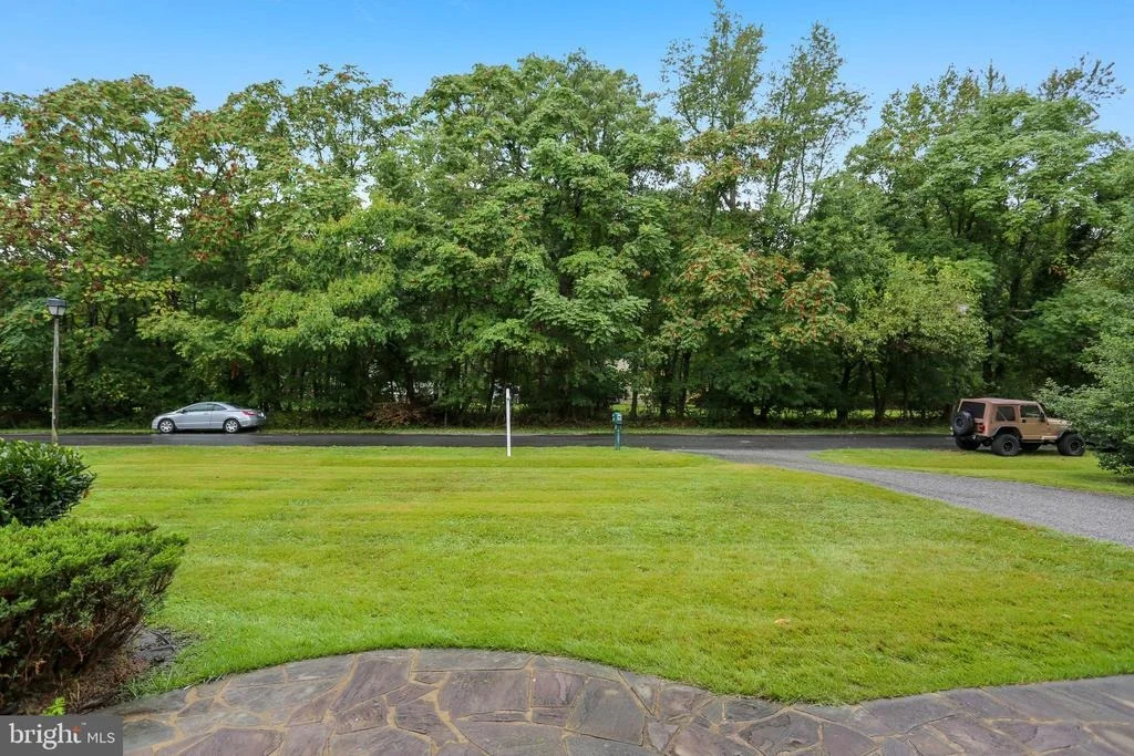 Photo of 15209 DONNA DRIVE