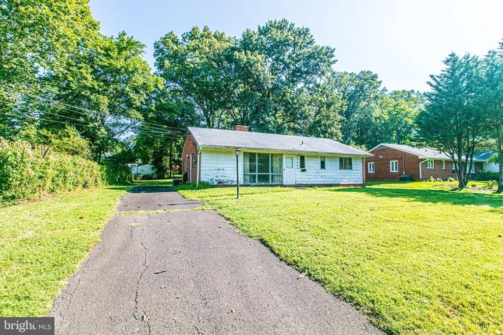 Photo of 7420 AXTON