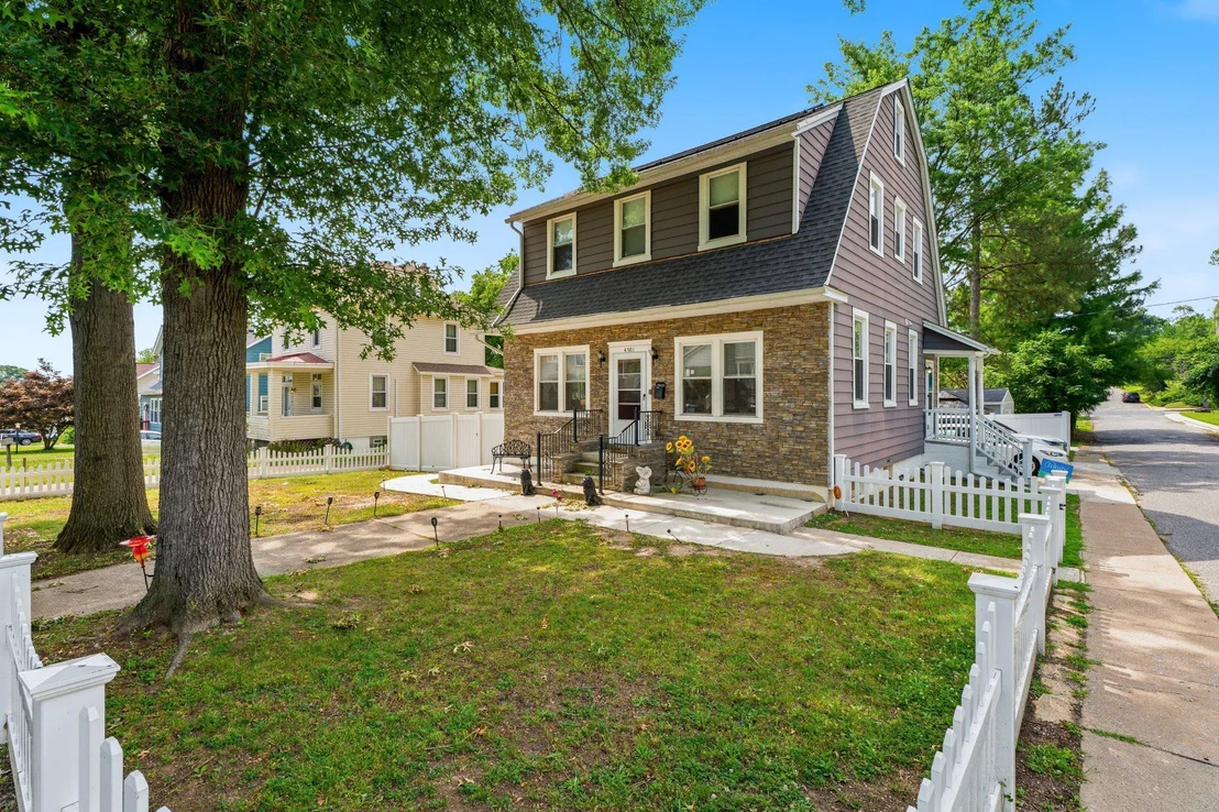 Photo of 4501 FOREST VIEW AVENUE