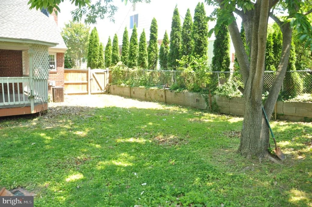 Photo of 11712 VEIRS MILL ROAD