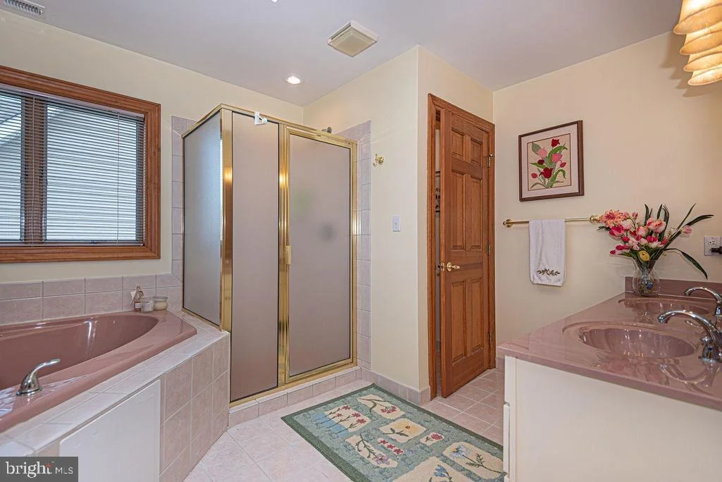 Photo of 23 HARLAN TRACE