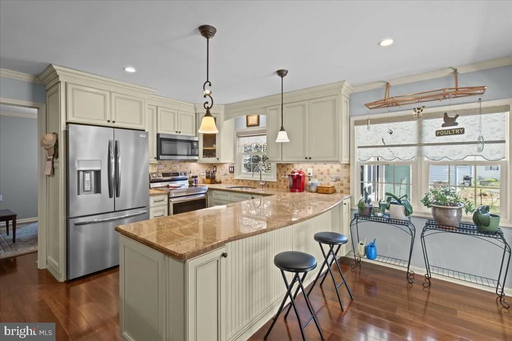 Photo of 32 BUCKINGHAM DRIVE