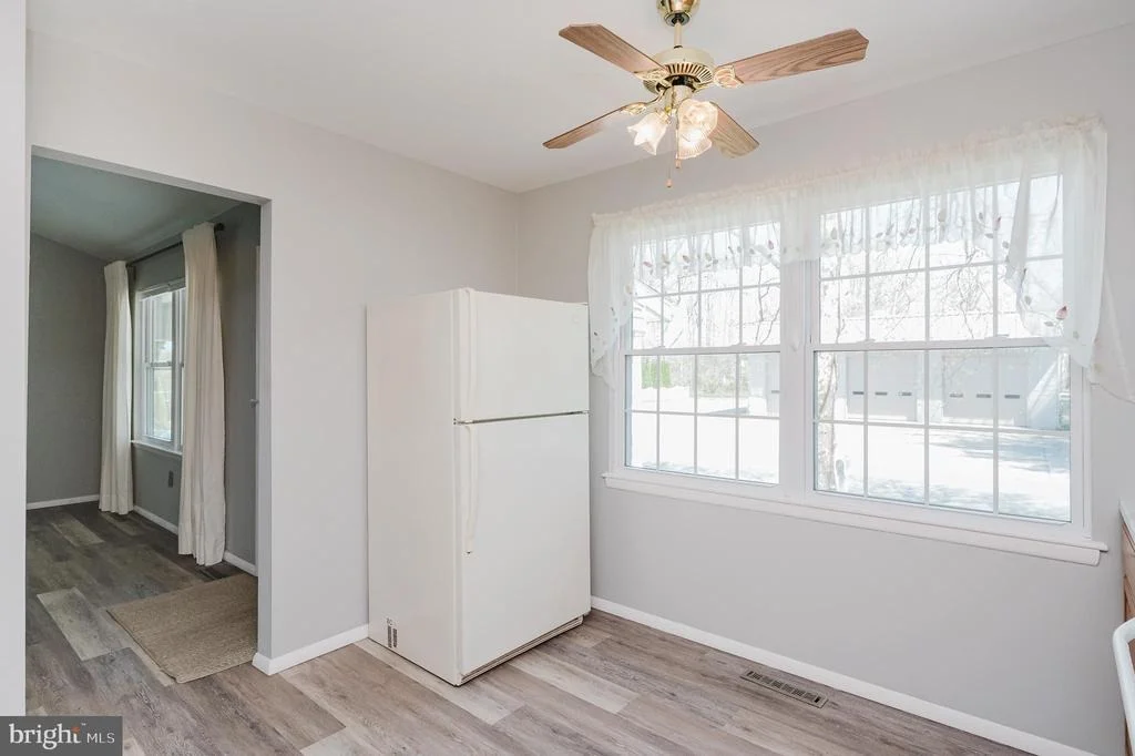 Photo of 406 LABURNUM ROAD