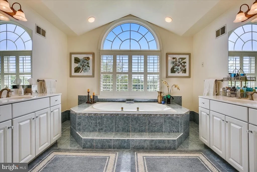 Photo of 21129 GOLF ESTATES DRIVE