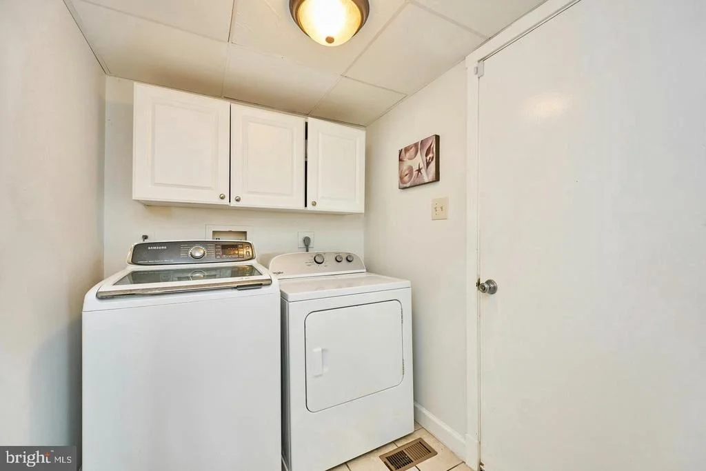 Photo of 806 RUST DRIVE NE