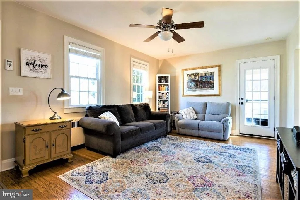 Photo of 620 ALDERSHOT ROAD