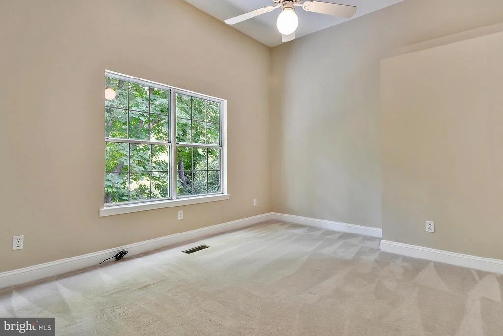 Photo of 2112 APPLE TREE LANE