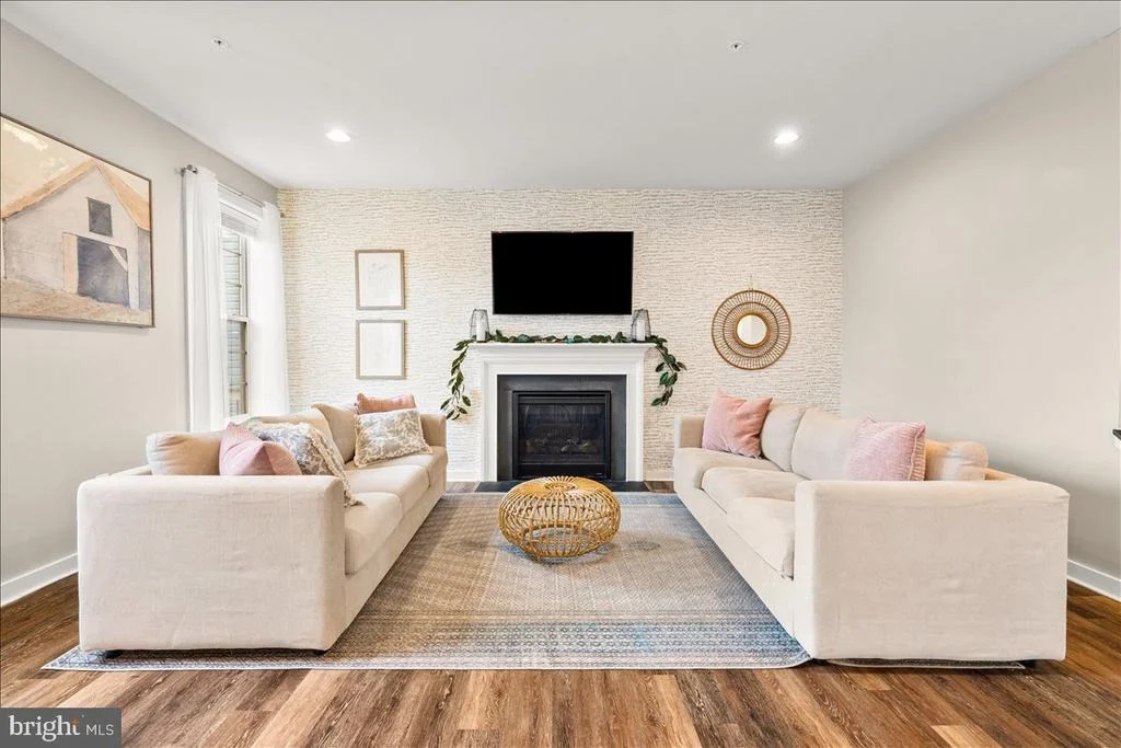 Photo of 1010 SAXTON DRIVE