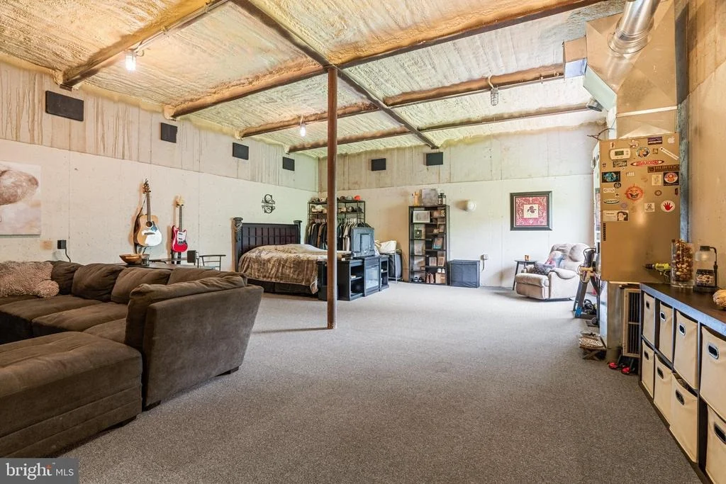 Photo of 9124 HAWBOTTOM ROAD