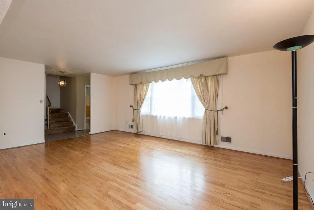 Photo of 129 HEDGEWOOD DRIVE