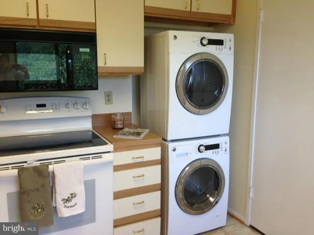 Photo of Unit 3926 at 15115 INTERLACHEN DRIVE