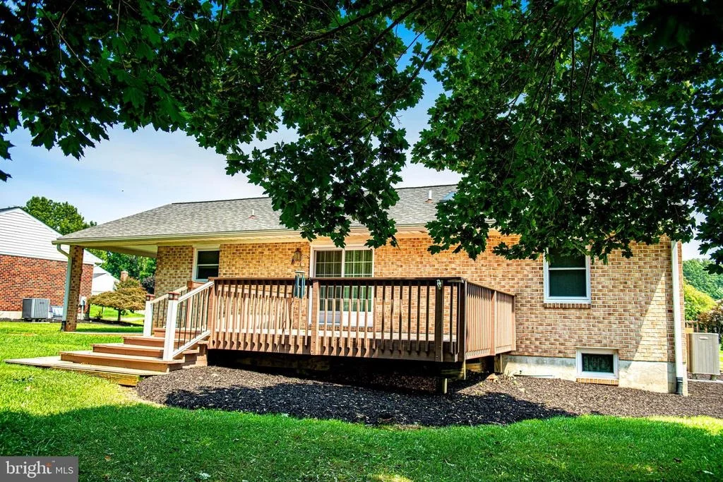 Photo of 619 FLINTLOCK DRIVE