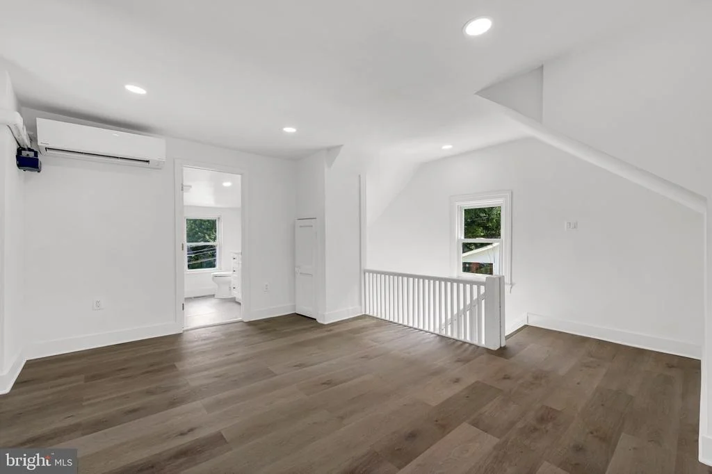Photo of 710 SILVER SPRING AVENUE