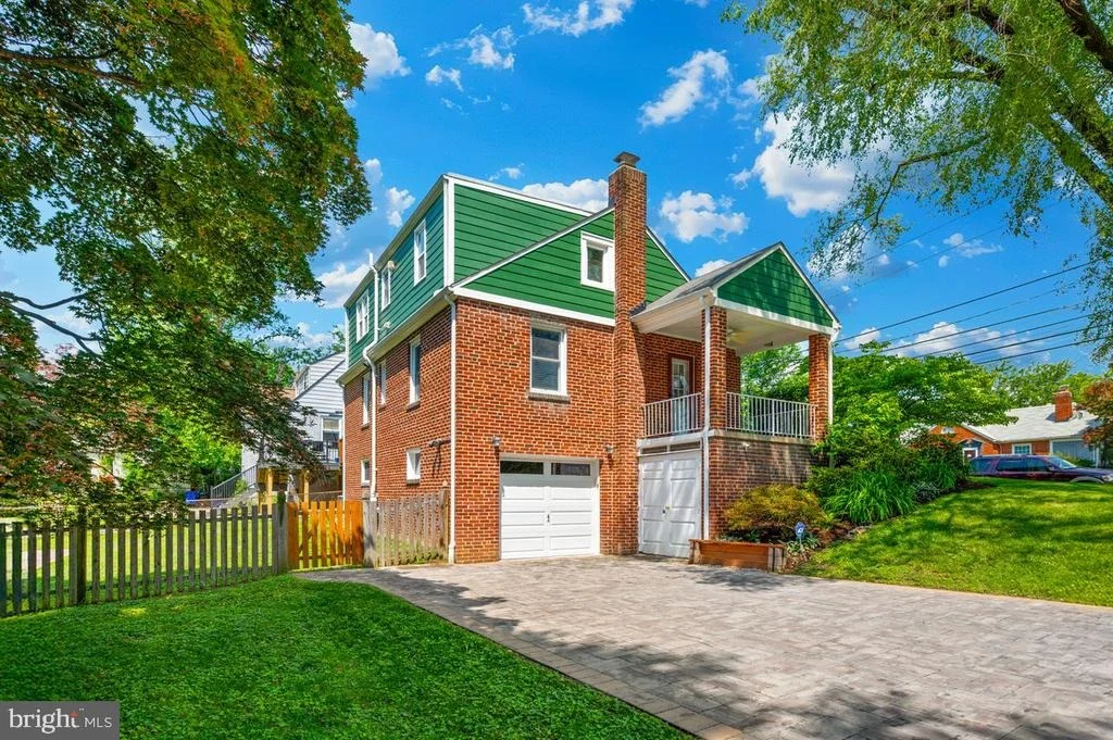 Photo of 6 E HAMILTON AVENUE