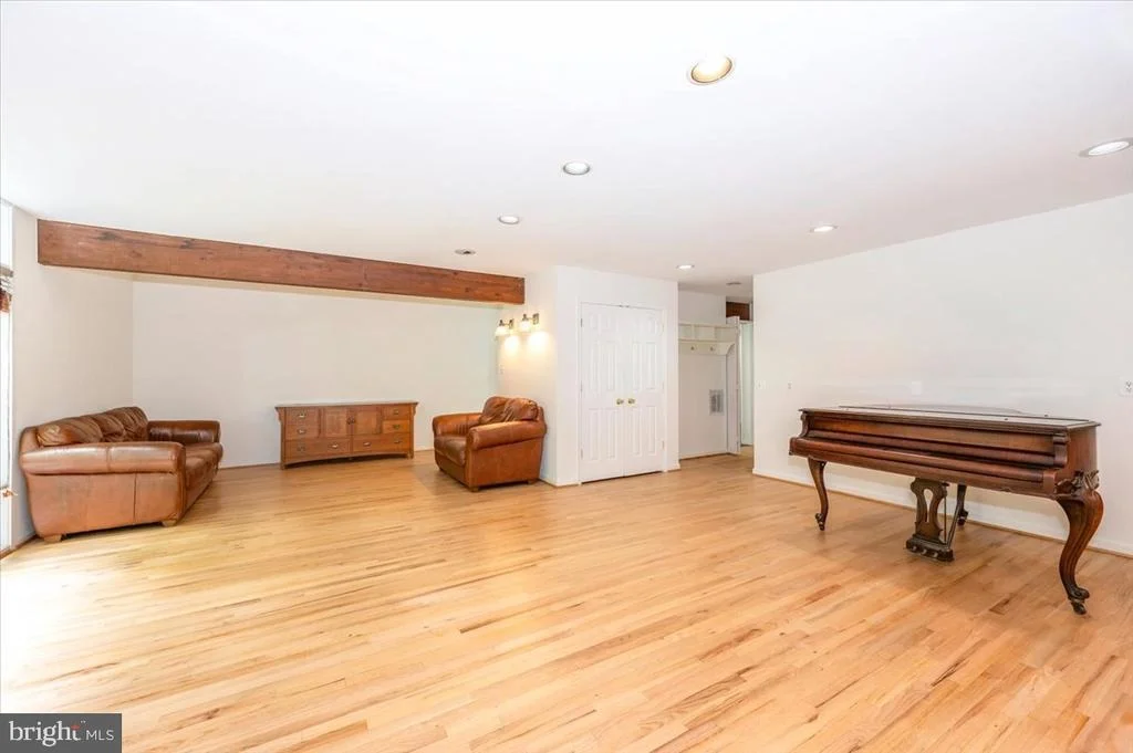 Photo of 9441 HOLBROOK