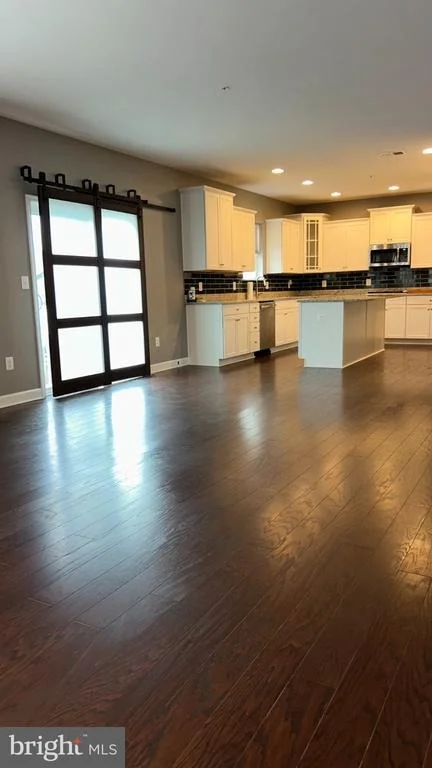 Photo of 6104 HUNT WEBER DRIVE