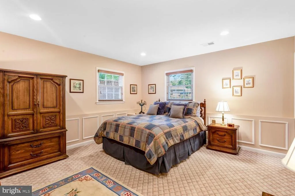 Photo of 4401 DOLPHIN LANE