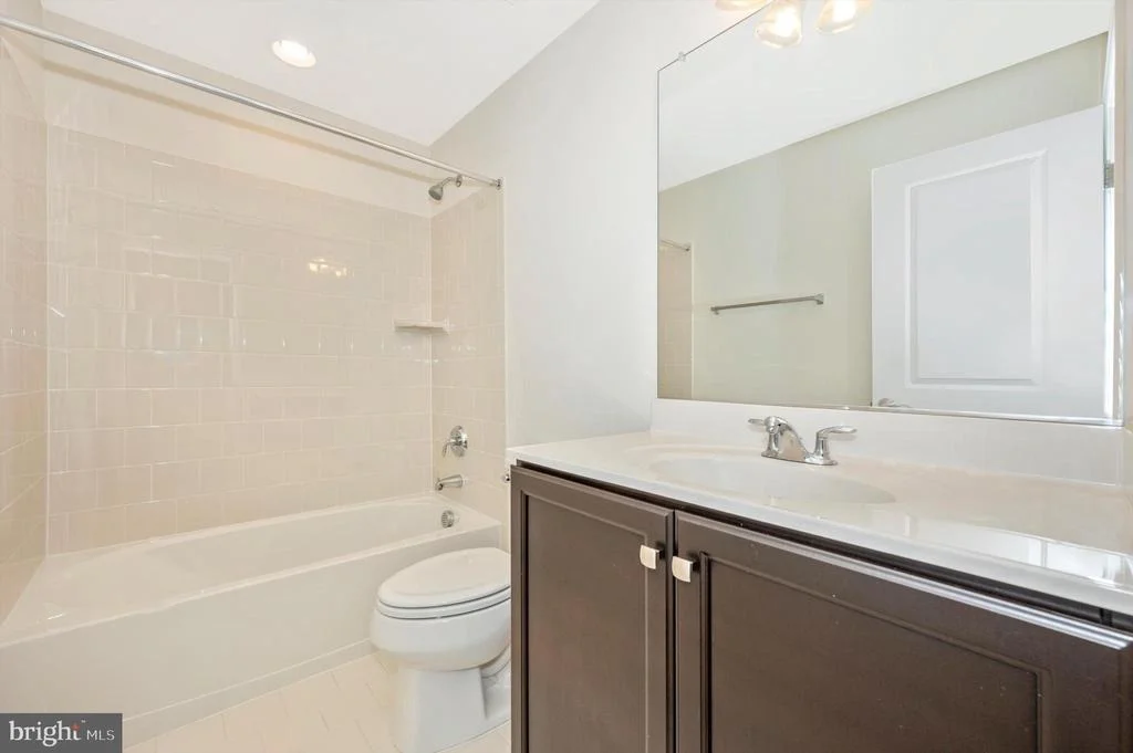 Photo of 8420 CLIFFVIEW LANE