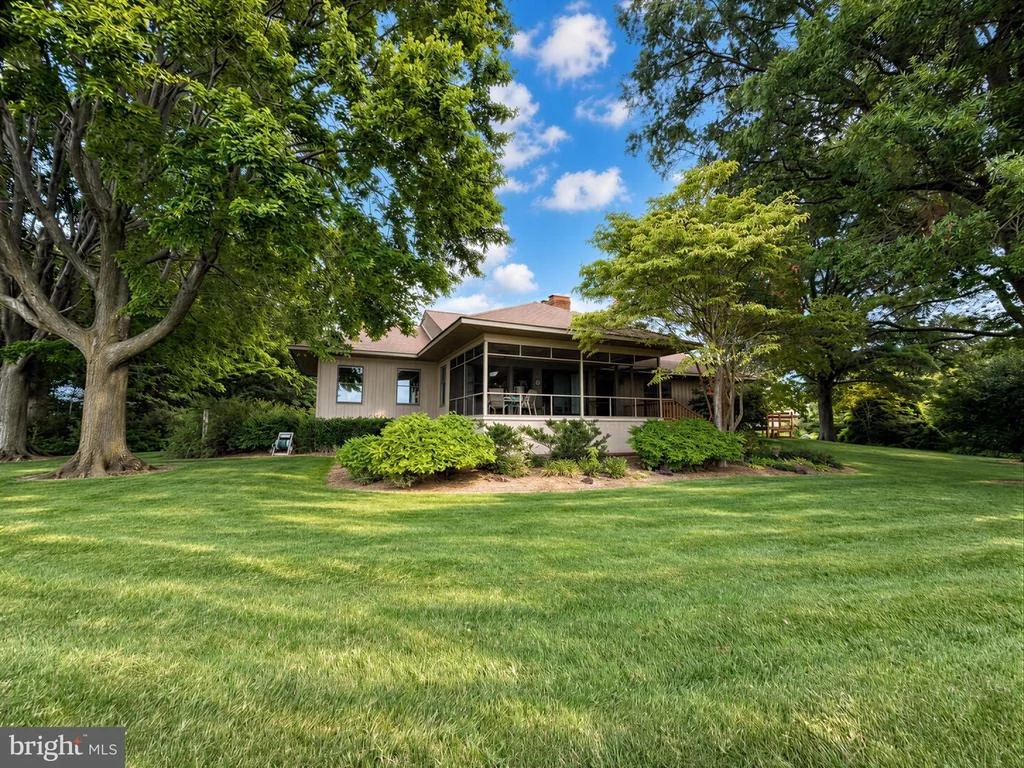 Photo of 2662 MARTHAS WAY
