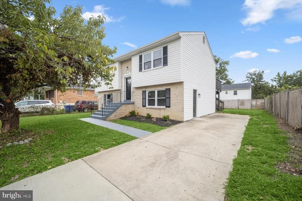 Photo of 1506 OPUS AVENUE