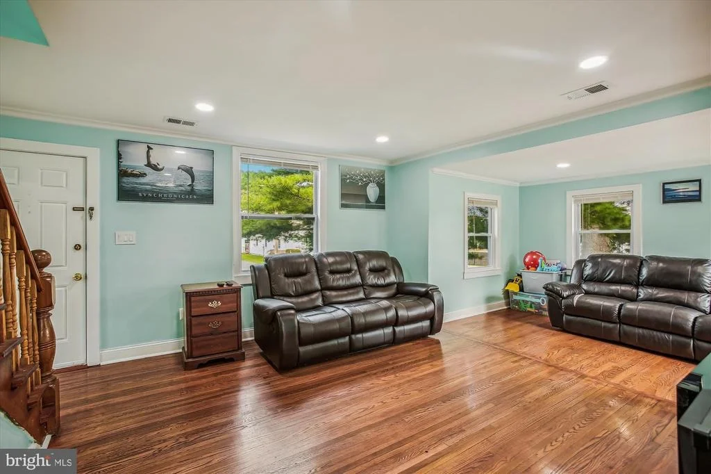 Photo of 904 OAK STREET