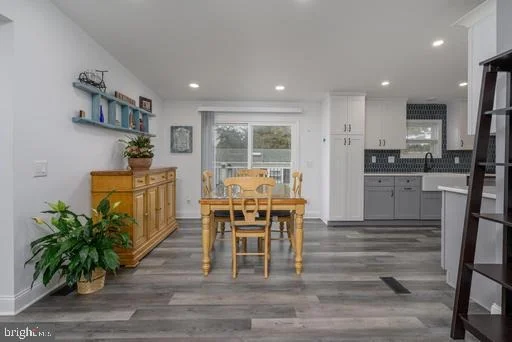 Photo of 401 MAPLEHURST COURT