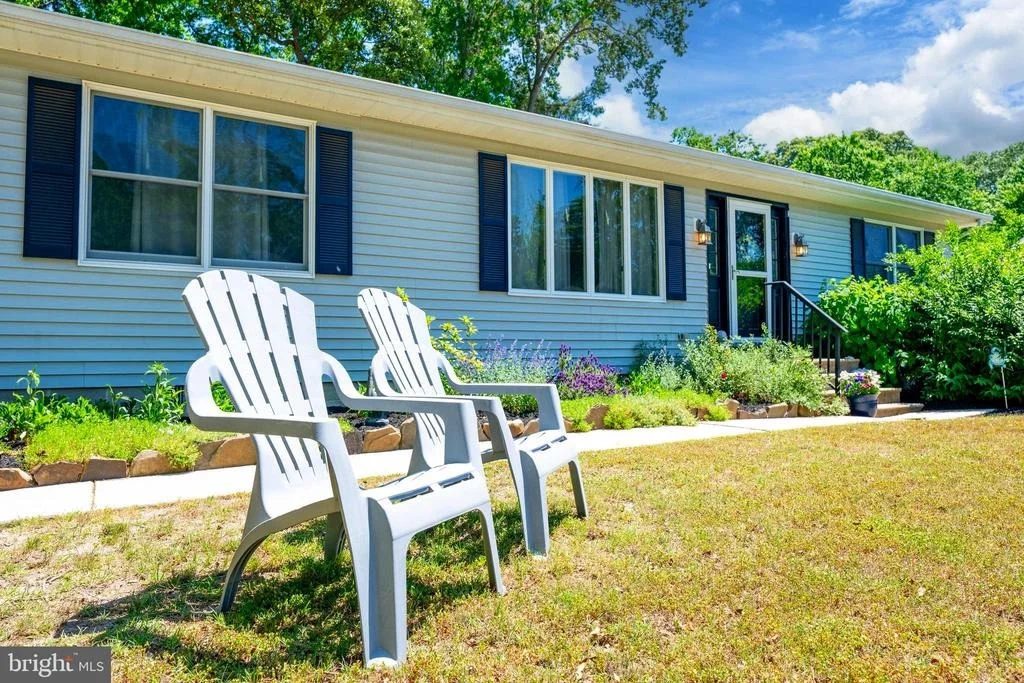 Photo of 19605 DOE DRIVE