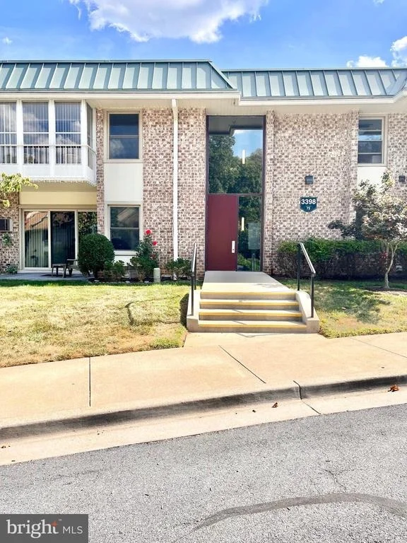 Photo of Unit 732B at 3398 GLENEAGLES DRIVE