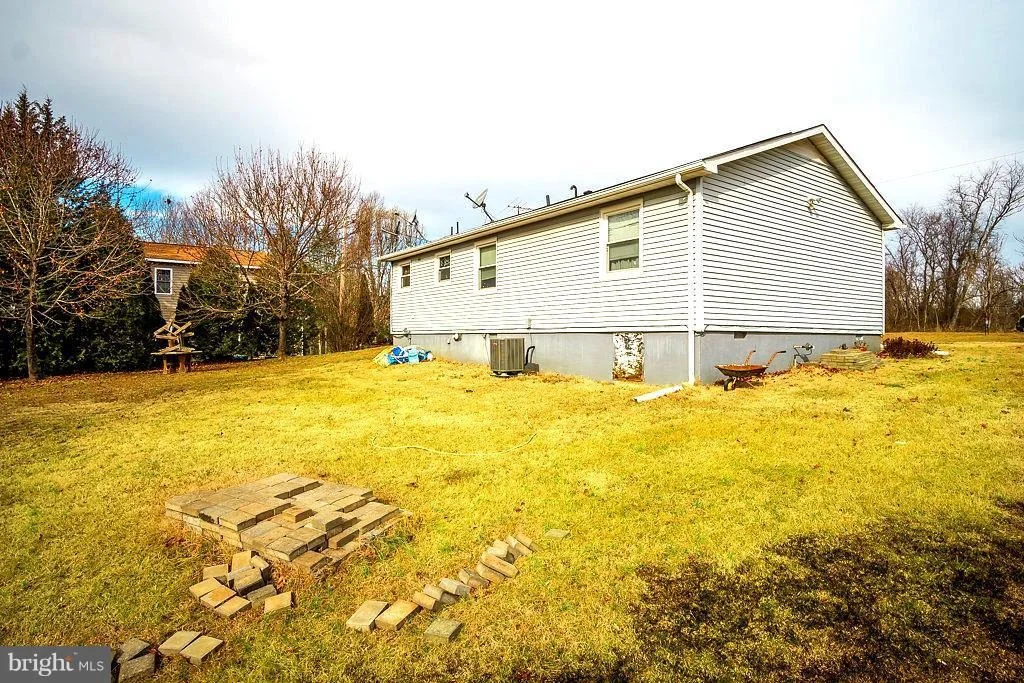 Photo of 8202 SCALES ROAD