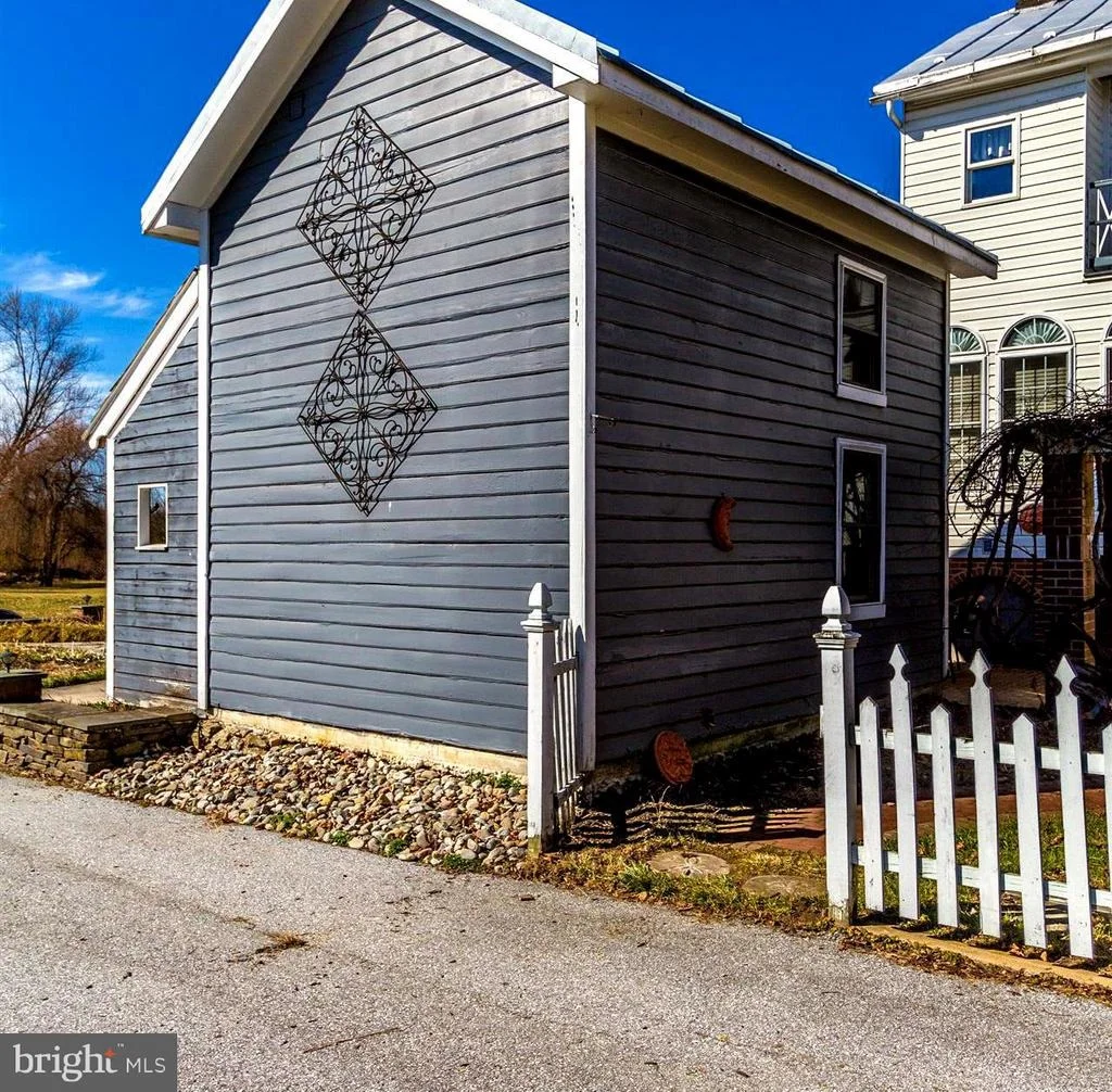 Photo of 3412 LITTLESTOWN PIKE