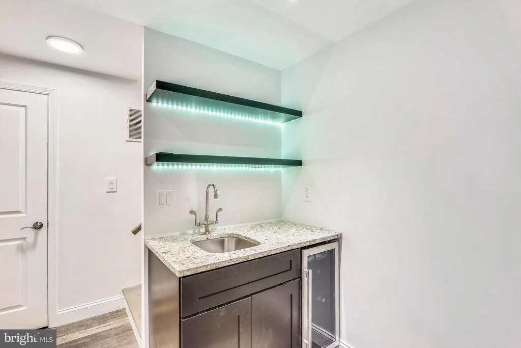 Photo of 15209 DONNA DRIVE