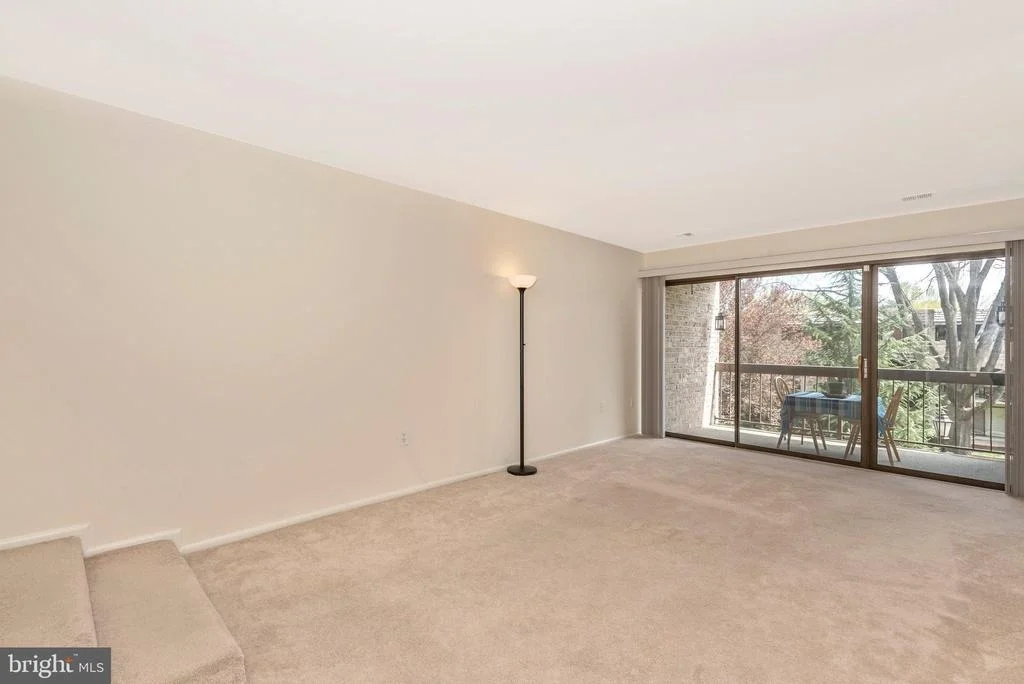 Photo of Unit 21 at 423 CHRISTOPHER AVENUE