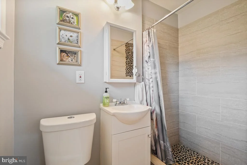 Photo of 401 ROYALTON ROAD