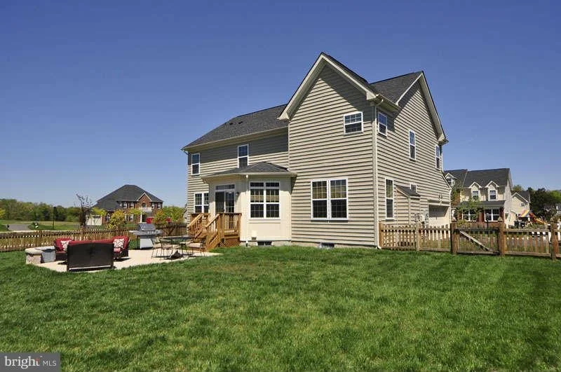 Photo of 21923 BLACKHEATH WAY