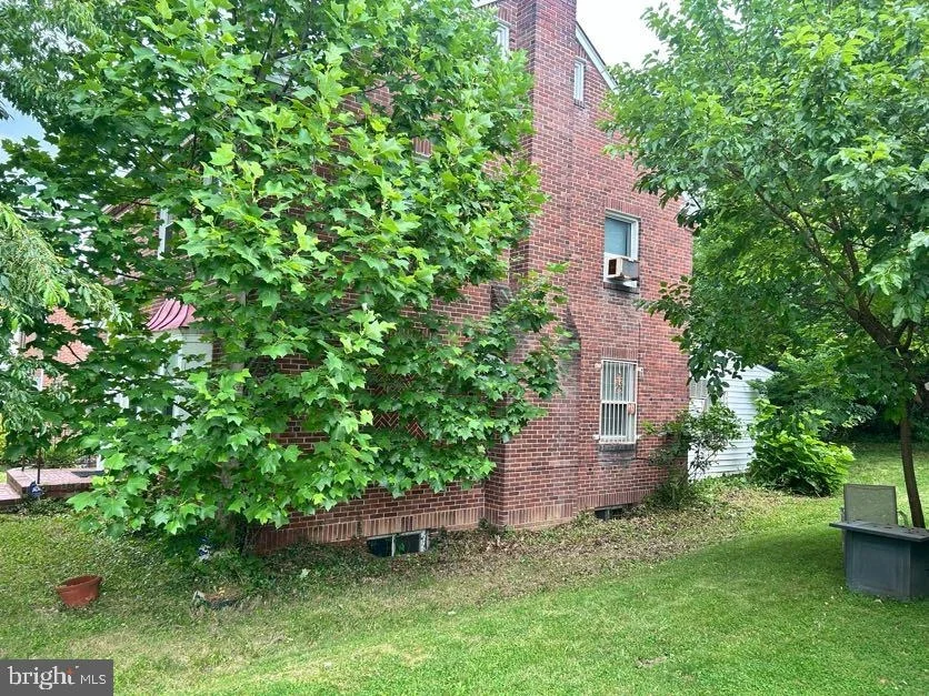 Photo of 2400 MONTEBELLO TERRACE