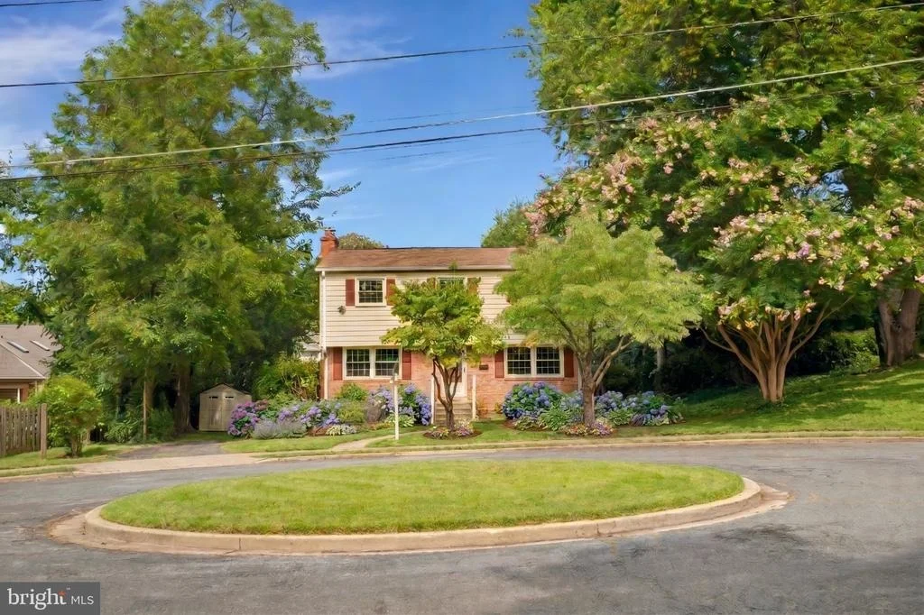 Photo of 4 BURKET COURT