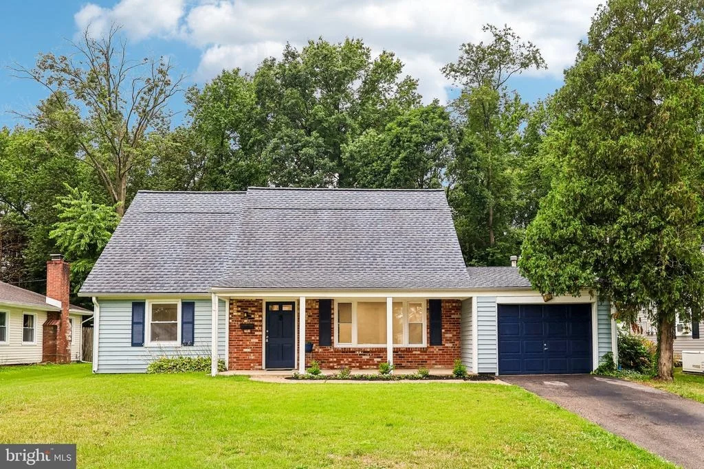 Photo of 86 E RIVER DRIVE