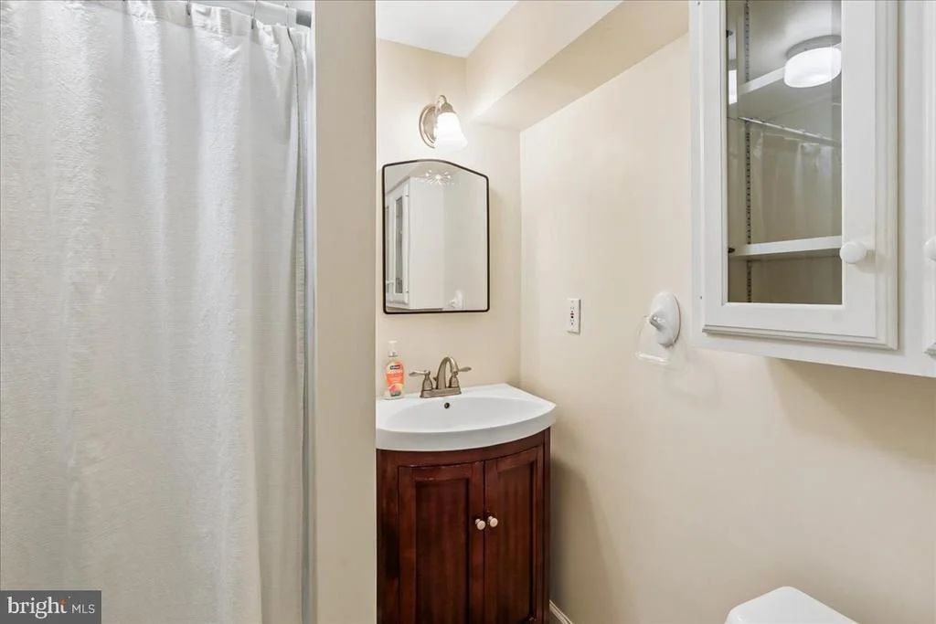 Photo of 3202 PICKWICK LANE